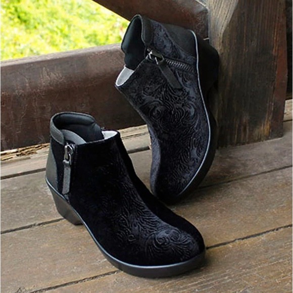 Alegria Women's Sloan Raven Velvet Boot Embossed Leather Size 42 EU‎ 11.5 US - Picture 1 of 8